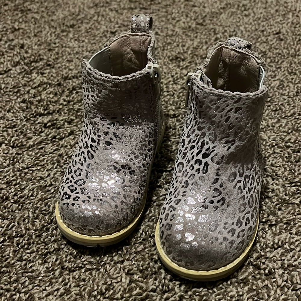 Gently used money feet leopard print boots